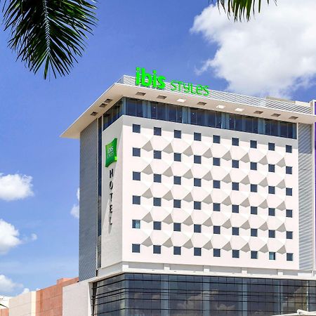 Ibis Styles Merida Galerias Εξωτερικό φωτογραφία